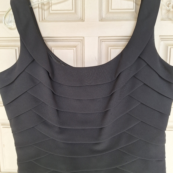 CARMEN MARC VALVO Scoop Neck Knee Length Black Dress Sz12 Bergdorf Goodman - Picture 8 of 10